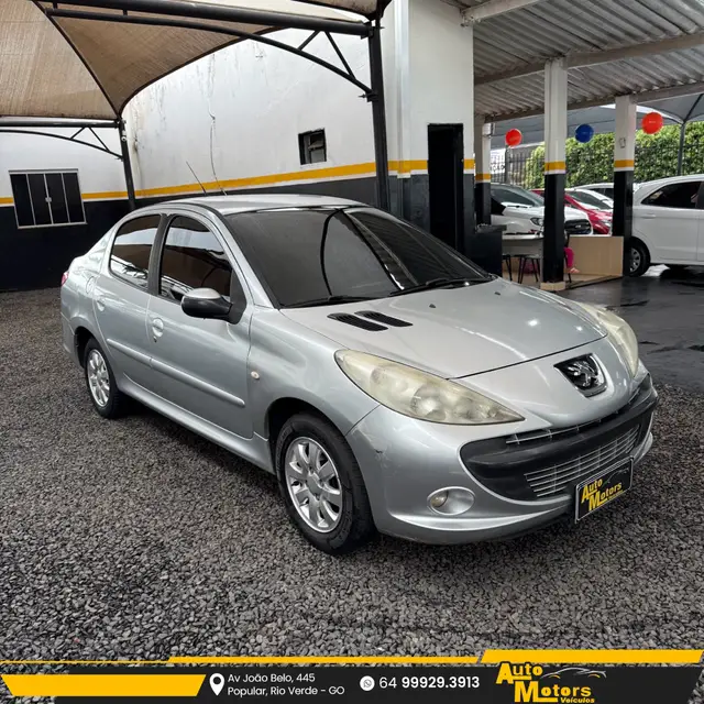 Carro Peugeot 207 2011 XR 1.4 (10 ANOS BRASIL)(Flex) 4p