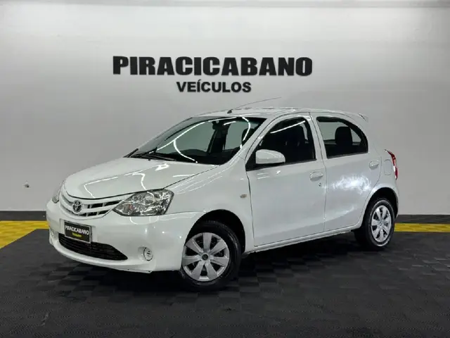 Carro Toyota Etios 2016 X 1.3 (Flex)