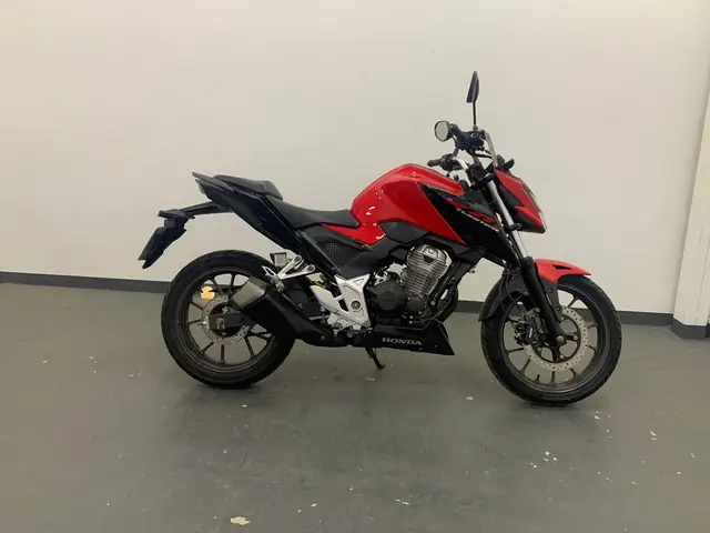 Moto Honda CB 300F Twister 2024 Standard