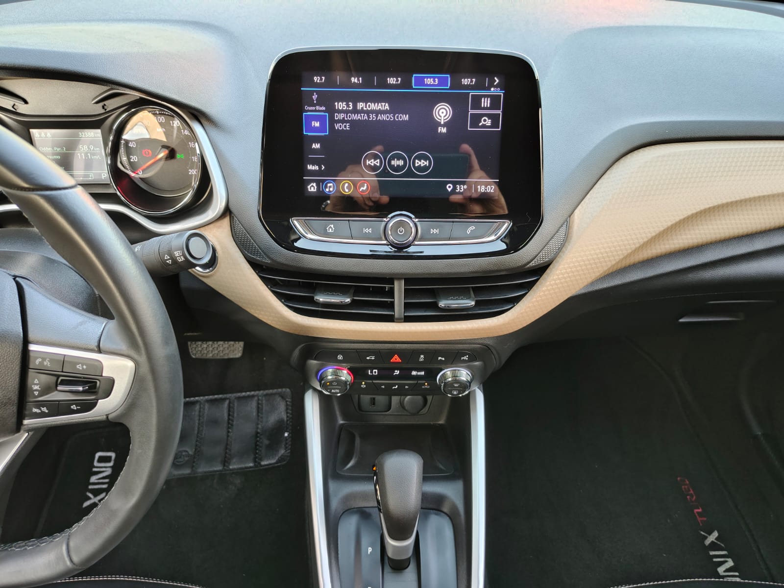 gm - chevrolet onix plus premier 1.0 turbo (aut.)