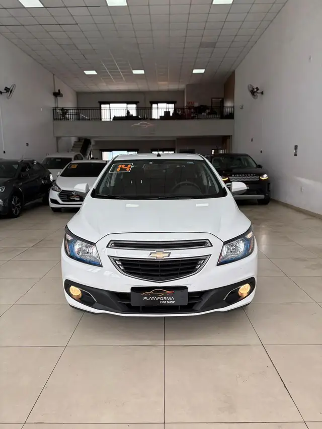 Carro Chevrolet Onix 2014 HATCH LTZ 1.4 8V FlexPower 5p Mec.