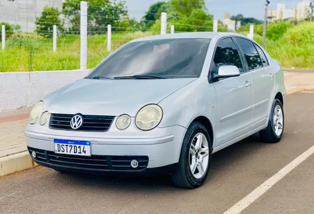 Carro Volkswagen Polo Sedan 2006 1.6 8V (Flex)