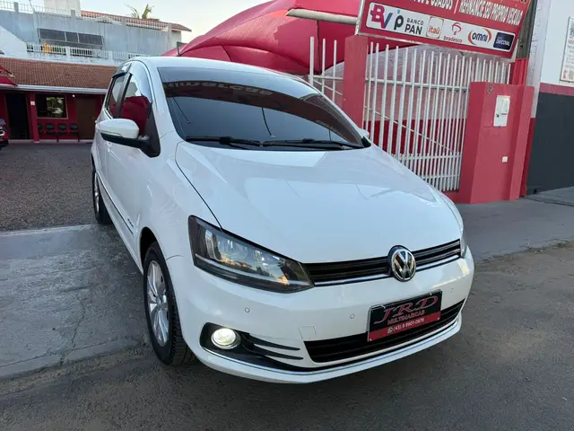 Carro Volkswagen Fox 2015 Highline 1.6 16v MSI (Flex)