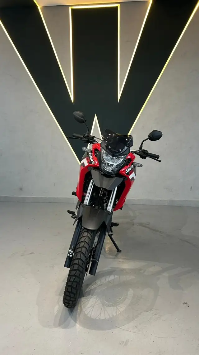 Moto Honda XRE Sahara 300 2025 Rally