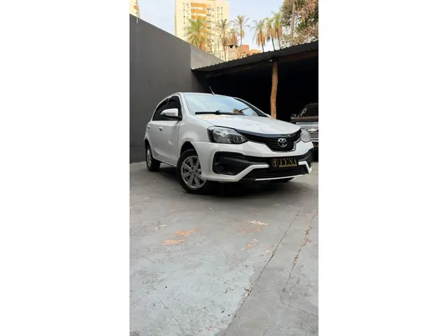 Carro Toyota Etios 2020 X Plus 1.5 (Flex)