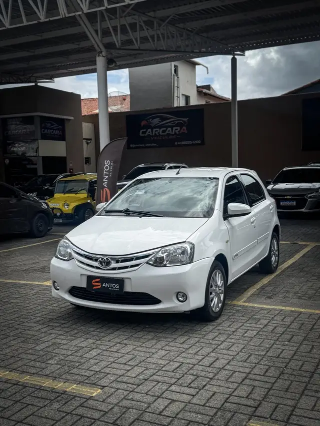 Carro Toyota Etios 2014 XLS 1.5 (Flex)