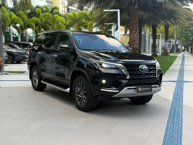 Carro Toyota SW4 2021 SRX 2.8 turbodiesel 7L 4x4 (Aut)