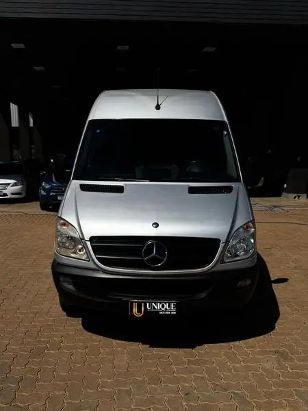 Carro Mercedes-Benz Sprinter 2014 VAN 415 CDI 15+1 Luxo