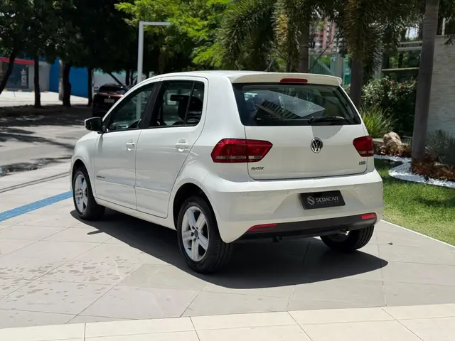 Carro Volkswagen Fox 2015 Comfortline 1.6 MSI (Flex)