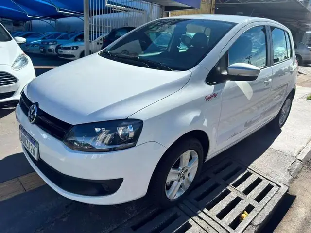 Carro Volkswagen Fox 2014 1.6 VHT Rock in Rio (Flex)