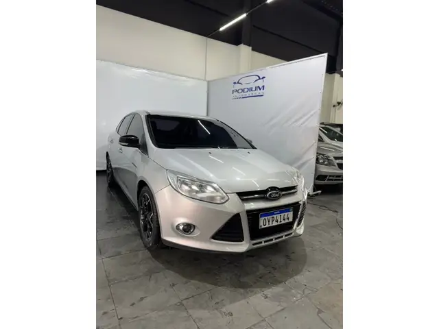 Carro Ford Focus Hatch 2014 Titanium Plus 2.0 16V PowerShift