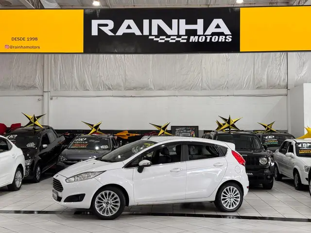 Carro Ford Fiesta Hatch 2014 Titanium Powershift 1.6 (Flex)