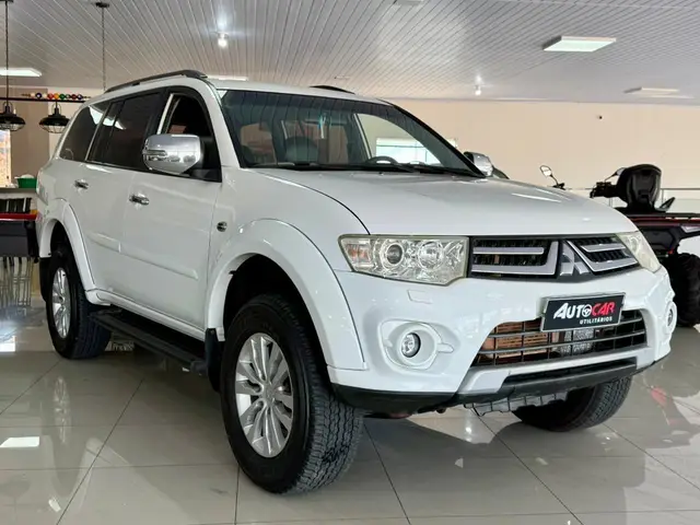 Carro Mitsubishi Pajero Dakar 2014 3.2 HPE 4WD (aut)