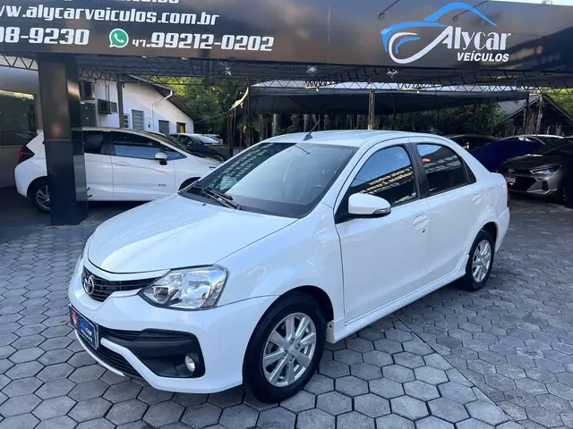 Carro Toyota Etios 2018 CROSS 1.5 Flex 16V Mec.