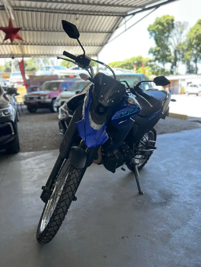 Moto Yamaha XTZ 250 Lander 2025 Connected