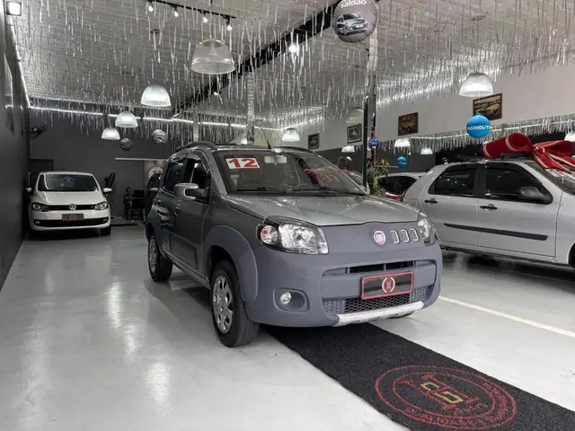 Carro Fiat Uno 2012 Attractive 1.4 8V (Flex) 4p