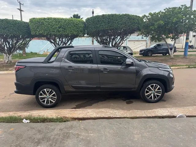 Carro Fiat Strada 2024 Volcano 1.3 Flex 8V CD Aut.