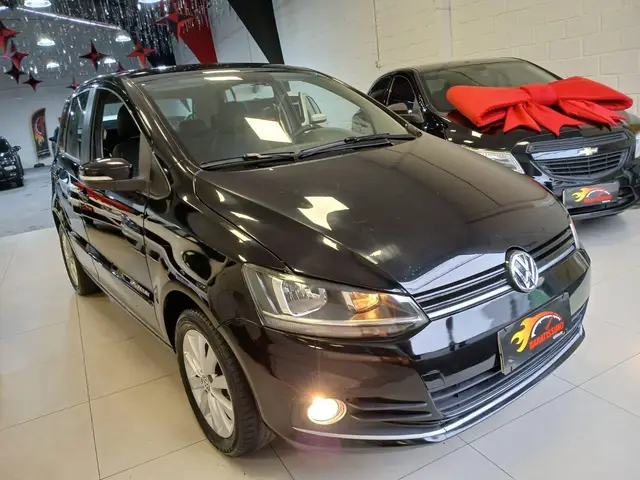 Carro Volkswagen Fox 2015 1.0 TEC Comfortline (Flex)