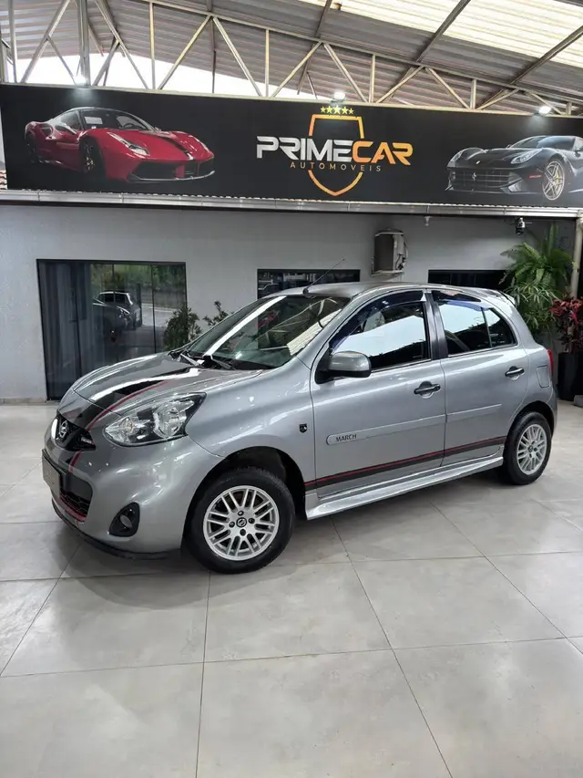 Carro Nissan March 2016 1.0 12V (Flex)