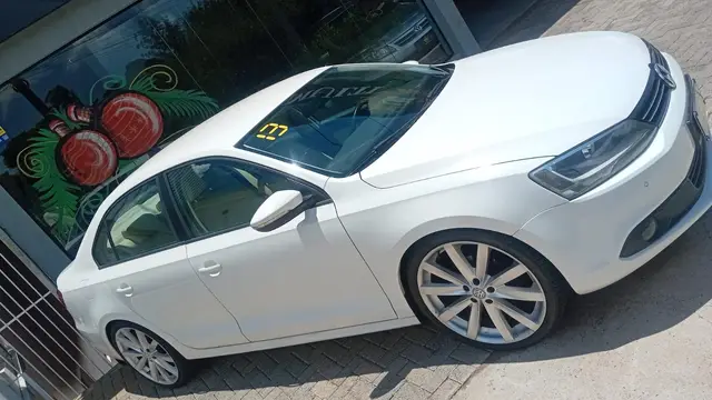 Carro Volkswagen Jetta 2013 2.0 Comfortline (Flex)