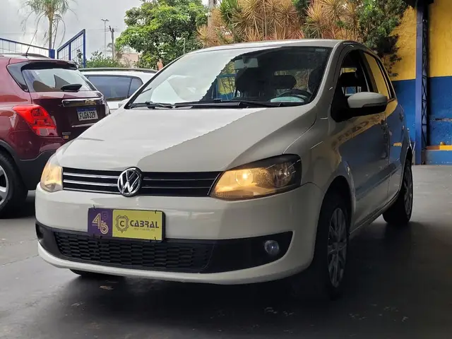 Carro Volkswagen Fox 2013 1.6 VHT (Flex)