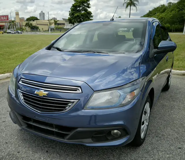 Carro Chevrolet Onix 2015 1.4 LT SPE/4