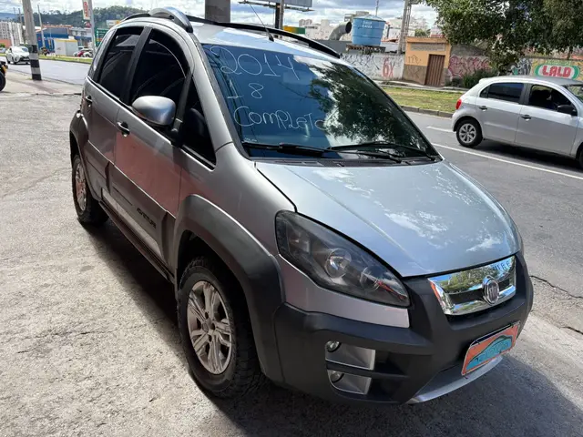 Carro Fiat Idea 2014 Adventure 1.8 16V E.TorQ (Flex)