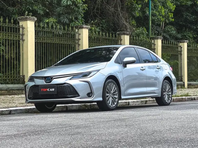 Carro Toyota Corolla 2024 Altis Hybrid 1.8 Flex