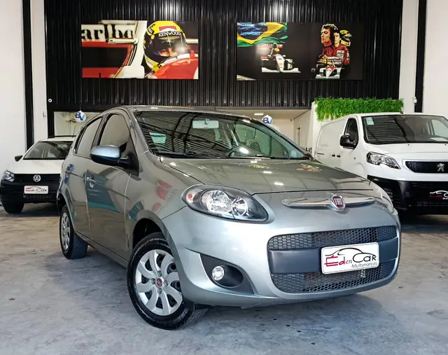 Carro Fiat Palio 2013 Attractive 1.4 8V (Flex)