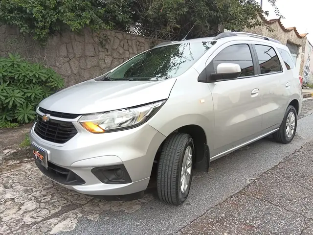 Carro Chevrolet Spin 2023 LT 1.8 (Aut.)