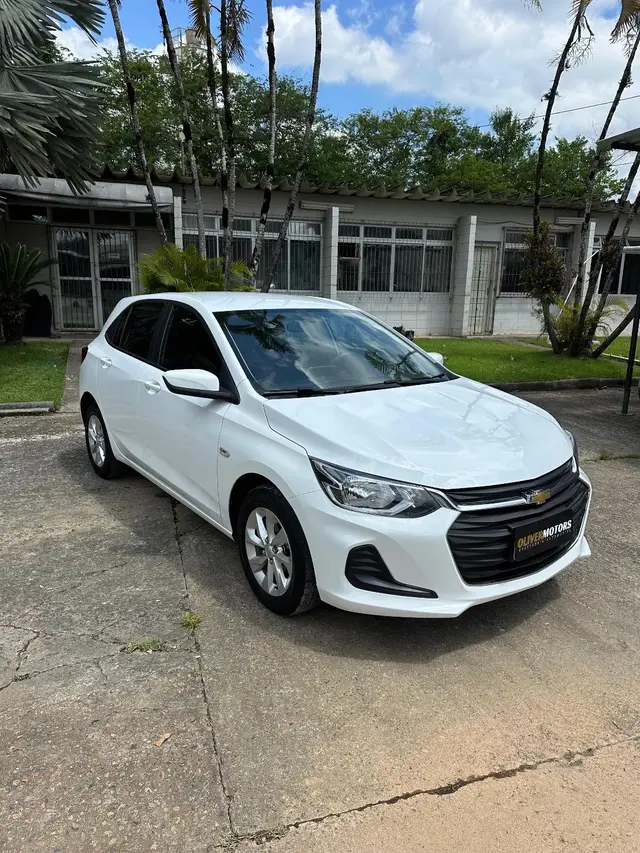 Carro Chevrolet Onix 2023 LT 1.0