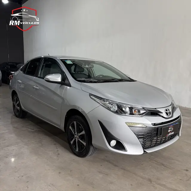 Carro Toyota Yaris Sedan 2020 1.5 XLS Connect CVT (Flex)