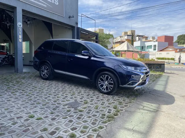 Carro Mitsubishi Outlander 2018 2.0 16V CVT