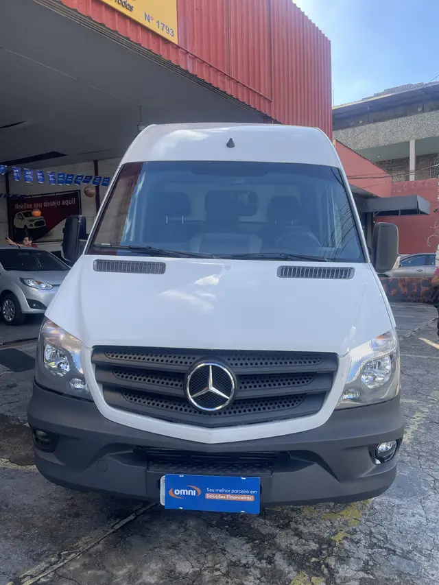 Carro Mercedes-Benz Sprinter 2019 Furgão 415 CDI Teto Alto 10,5m