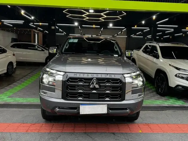 Carro Mitsubishi Triton 2026 HPE-S