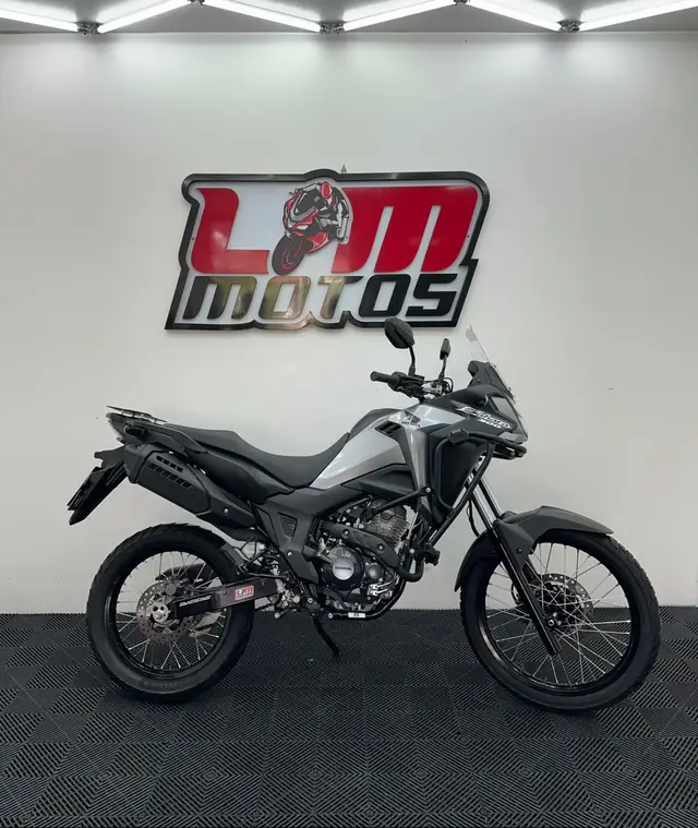 Moto Honda XRE Sahara 300 2025 ABS