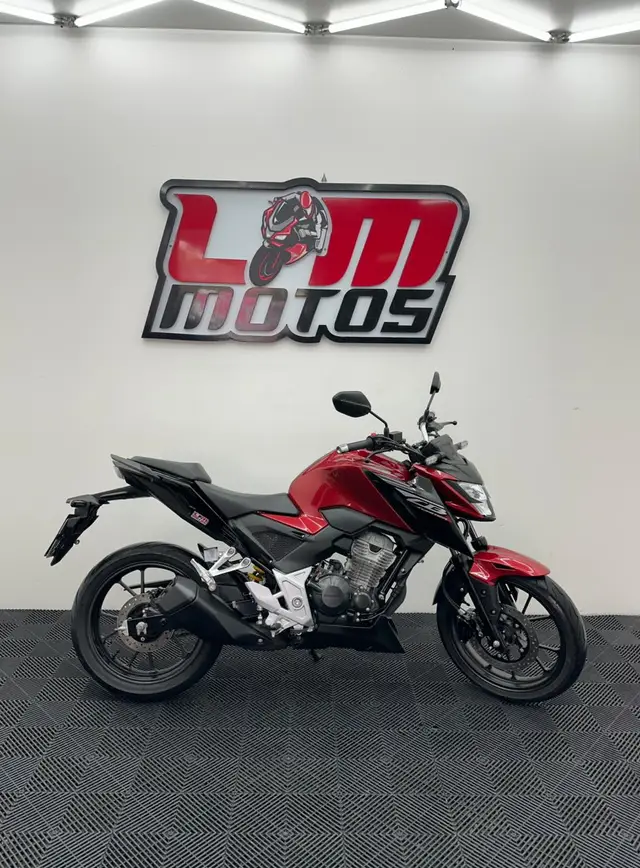 Moto Honda CB 300F Twister 2025 (ABS)