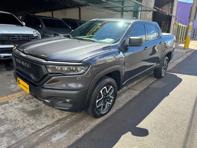 Carro Ram Rampage 2024 Rebel 2.0 Turbodiesel