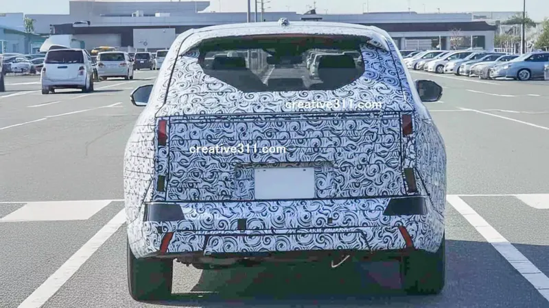 Flagra: Novo Honda HR-V é visto em testes e pode ter lanterna à lá Range Rover