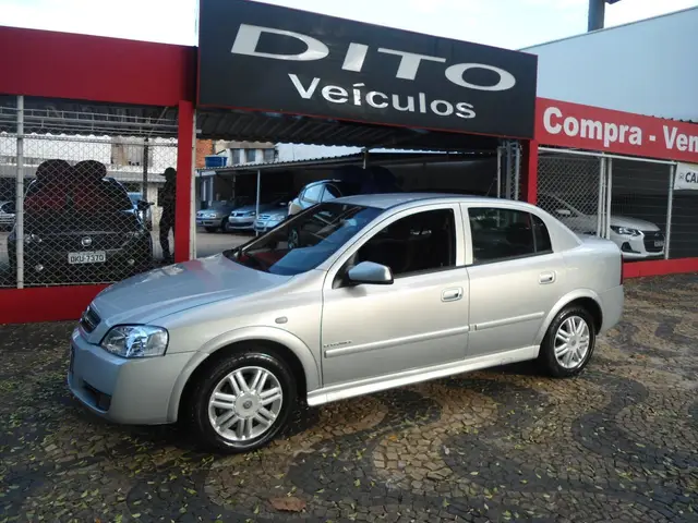 Carro Chevrolet Astra Sedan 2005 Elegance 2.0 (Flex)
