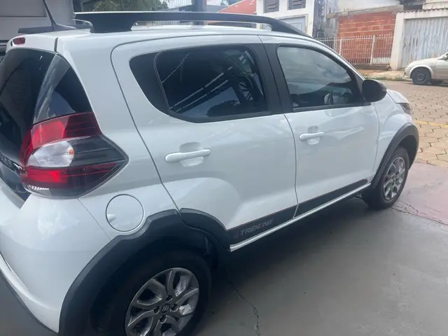 Carro Fiat Mobi 2025 Trekking 1.0