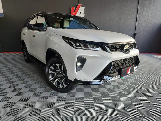 Carro Toyota SW4 2024 Diamond  2.8 Turbodiesel 4x4 (Aut.)