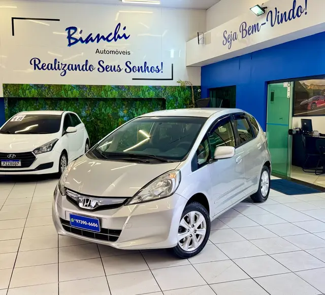 Carro Honda Fit 2013 LX 1.4 (flex)