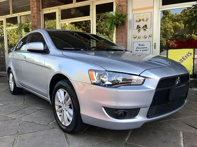 Carro Mitsubishi Lancer 2016 HLE 2.0 16V 160cv Aut.