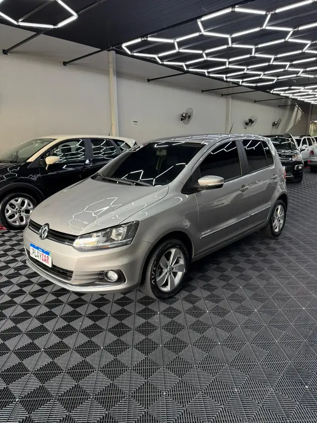 Carro Volkswagen Fox 2017 1.6 16v MSI Highline (Flex)