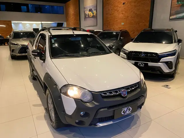 Carro Fiat Strada 2015 Adventure 1.8 16V (Flex) (Cabine Estendida)