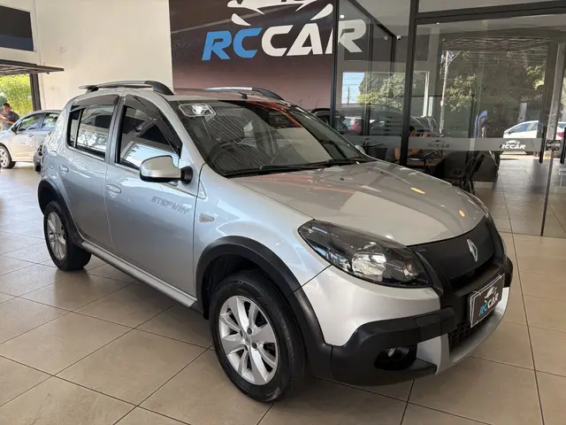 Carro Renault Sandero Stepway 2014 1.6 16V Hi-Flex (aut)