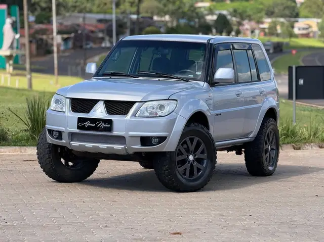 Carro Mitsubishi Pajero TR4 2012 2.0 16V 4X4 (Flex)