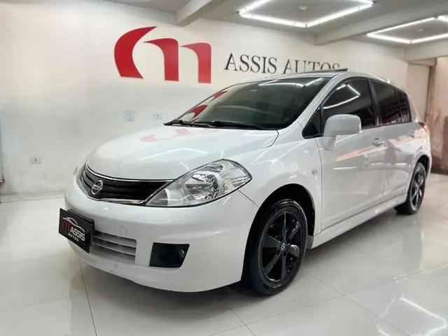 Carro Nissan Tiida 2013 SL 1.8 (flex)