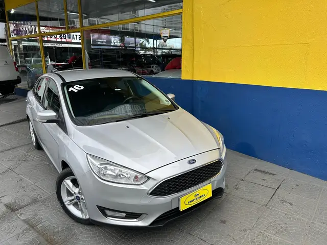 Carro Ford Focus Sedan 2016 SE 2.0 PowerShift